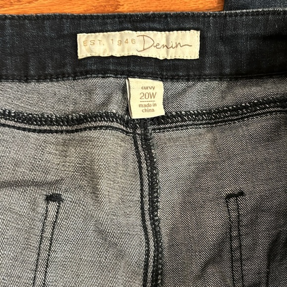 Plus Size Jeans - Picture 3 of 4